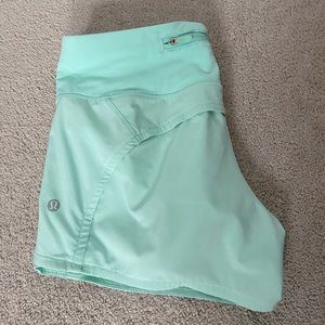 lululemon size 6 mint green shorts